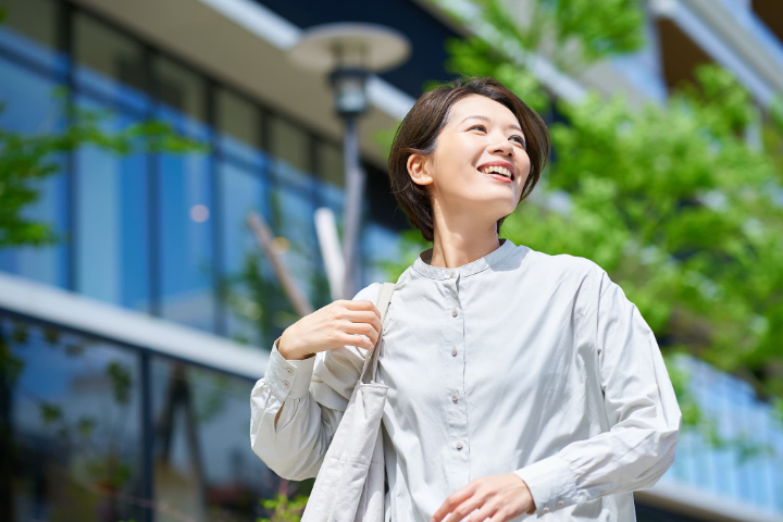 笑顔の女性