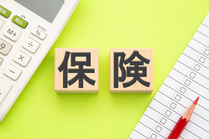 歯の矯正治療に保険は適用されるか説明するイメージ